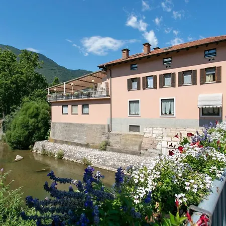 Apartment Grande Al Ponte. Situato Vicino All'ospedale, Al Parco E Al Centro Citta
