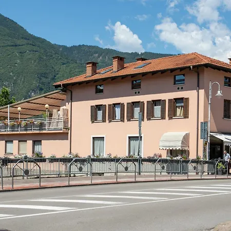 Apartment Grande Al Ponte. Situato Vicino All'ospedale, Al Parco E Al Centro Citta